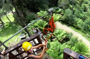Deslize no rancho da tirolesa